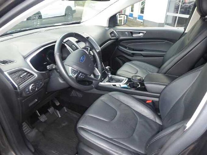 Ford Edge Titanium 4x4, Panorama, ACC,
