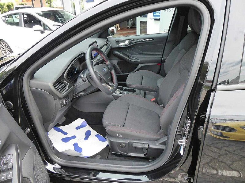 Ford Focus ST-Line, Automatik, NAV, KAM, SHZ