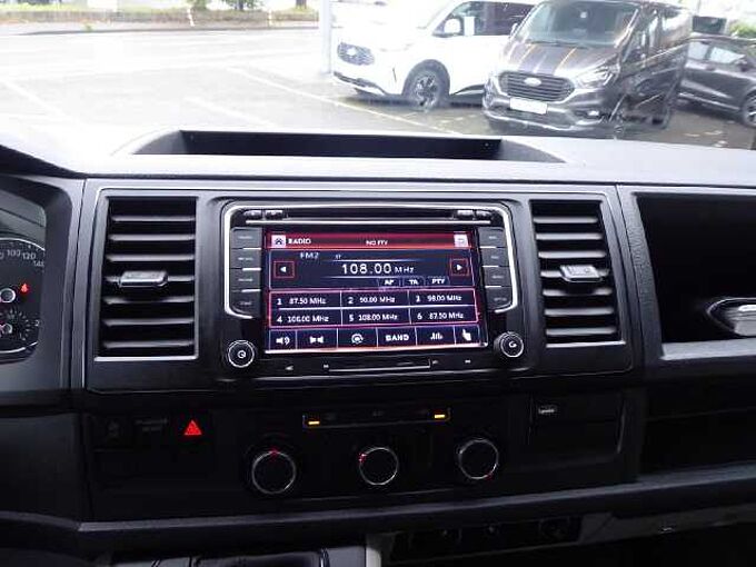 Volkswagen T6 Kombi 9-Sitzer Automatik