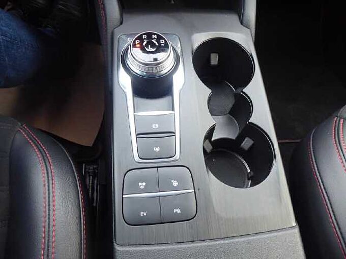 Ford Kuga Plug-In Hybrid ST-Line X, AHK