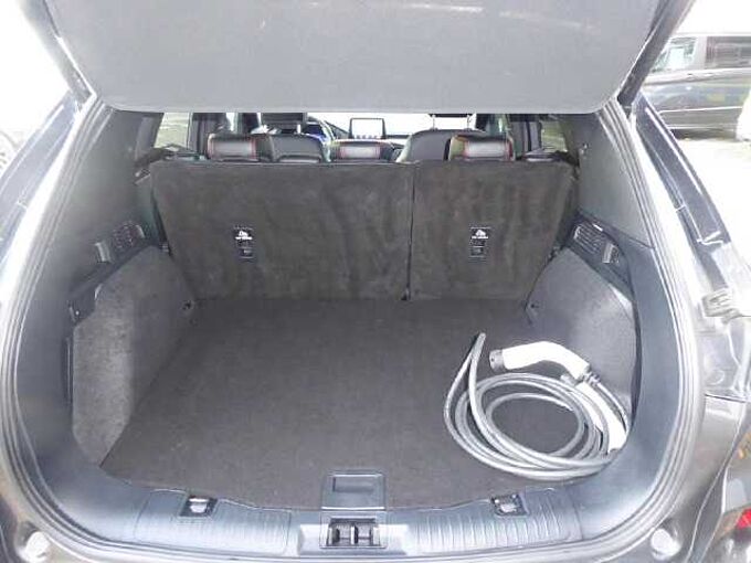 Ford Kuga Plug-In Hybrid ST-Line X, AHK