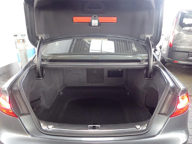 Audi S8 4.0 TFSI quattro Standheizung