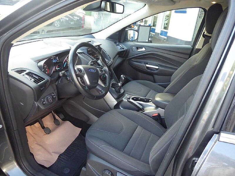 Ford Kuga Trend, Navi, Panoramadach