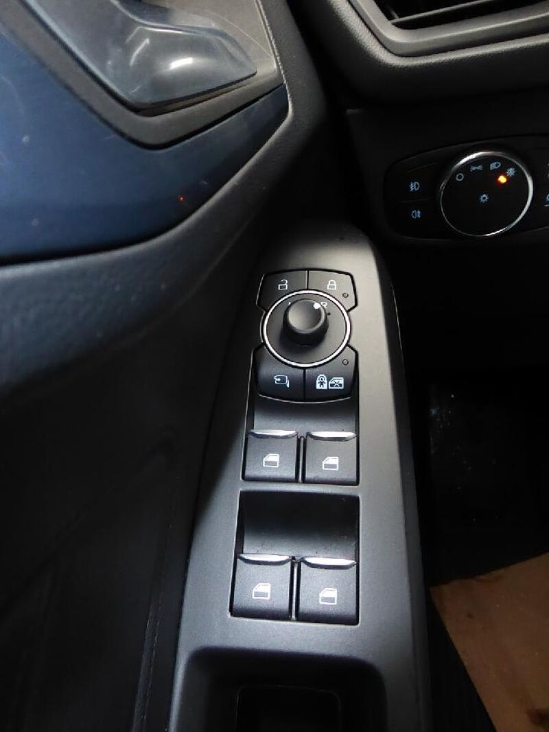 Ford Focus Lim. Active X Autom. **Panoramadach, ACC**