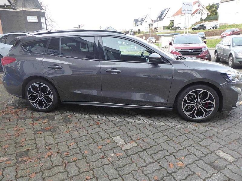 Ford Focus Turnier ST-Line X, Automatik