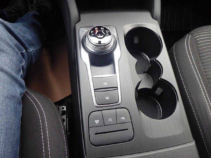 Ford Kuga Titanium 4x4 Automatik, AHK el. schwenkb.