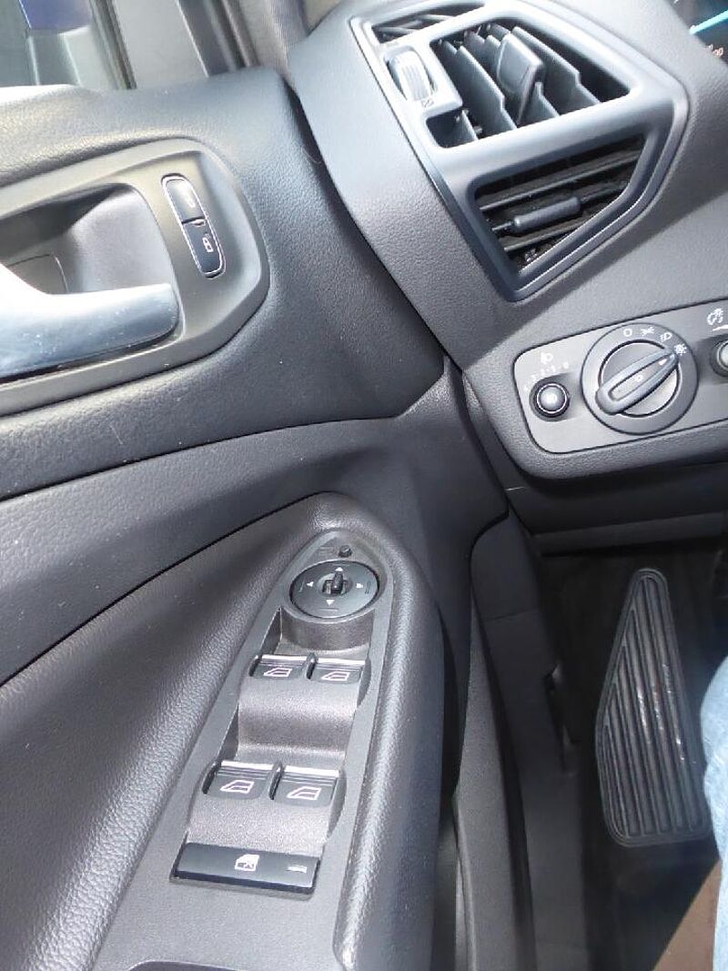 Ford Kuga Cool & Connect, Navi, AHK el. schwenkb.