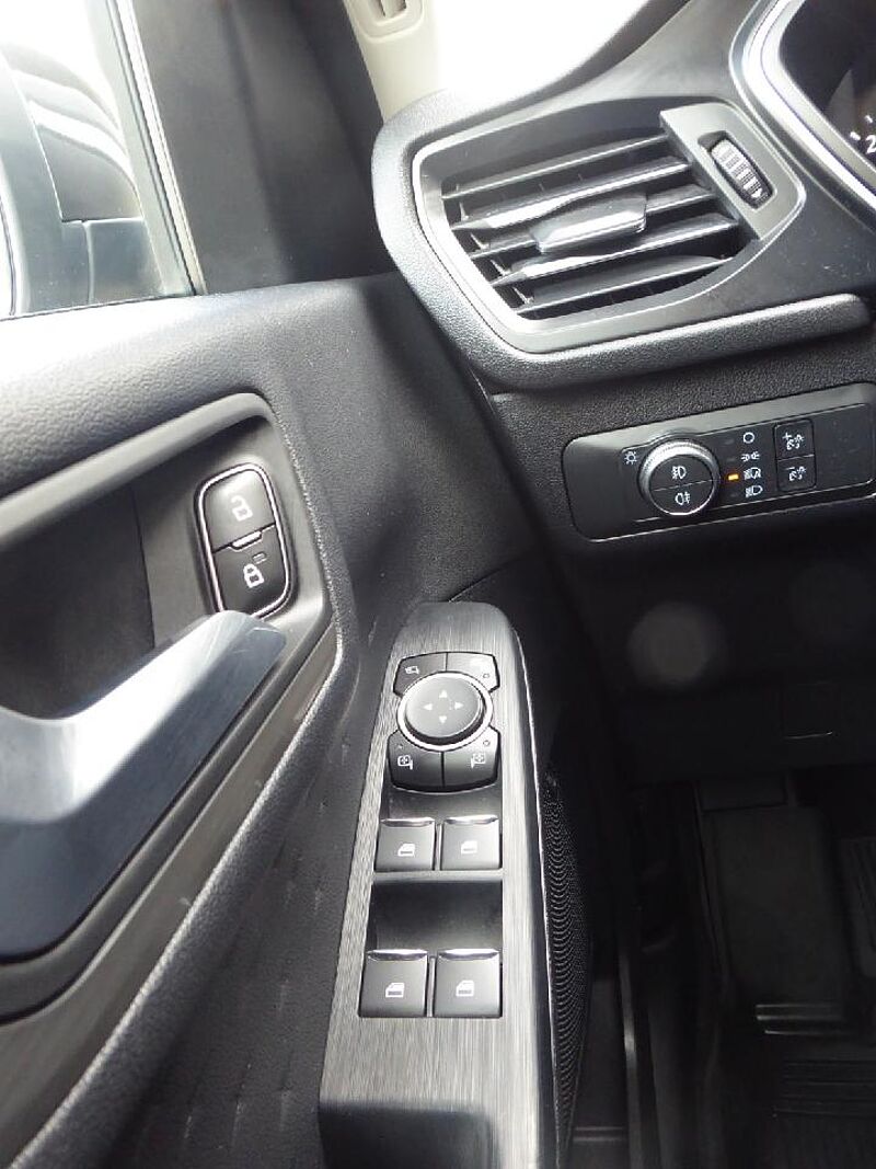 Ford Kuga Titanium X,4x4,elktr AHK