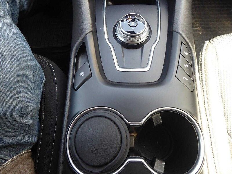 Ford Mondeo Titanium, elektr. AHK, CAM