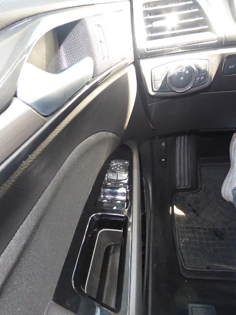 Ford Mondeo Titanium, elektr. AHK, CAM