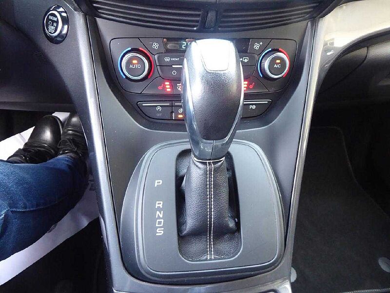 Ford Kuga Vignale 4X4 Autom. AHK schwekb.