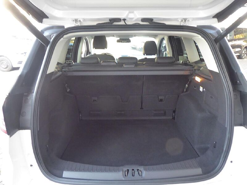 Ford Kuga Vignale 4X4 Autom. AHK schwekb.
