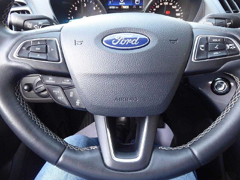 Ford Kuga Vignale 4X4 Autom. AHK schwekb.