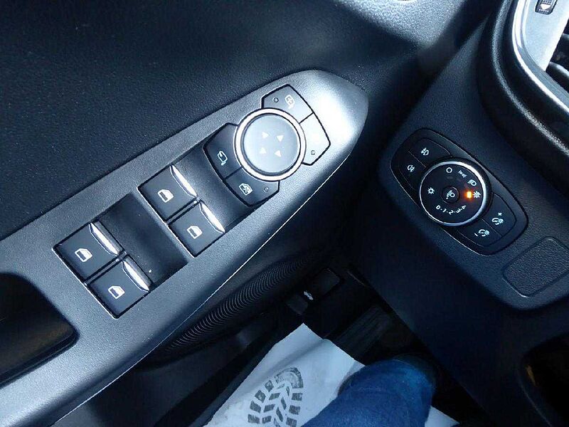 Ford Puma Titanium, Navi